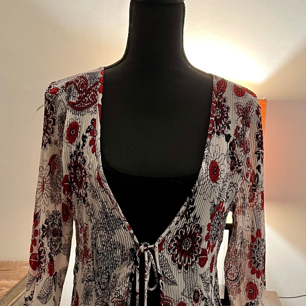 Two top set with flowers